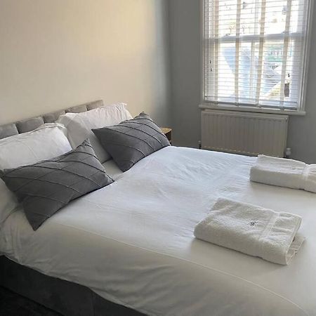Beachside Apartment In The Centre Of Town New Quay Exteriör bild