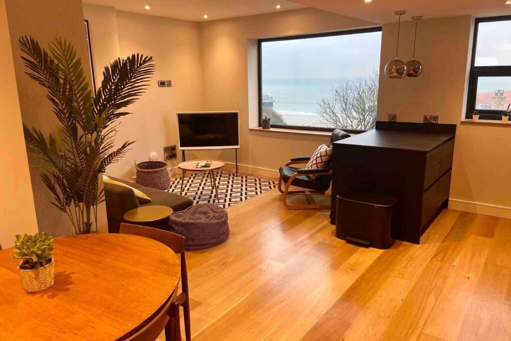 Beachside Apartment In The Centre Of Town New Quay Exteriör bild